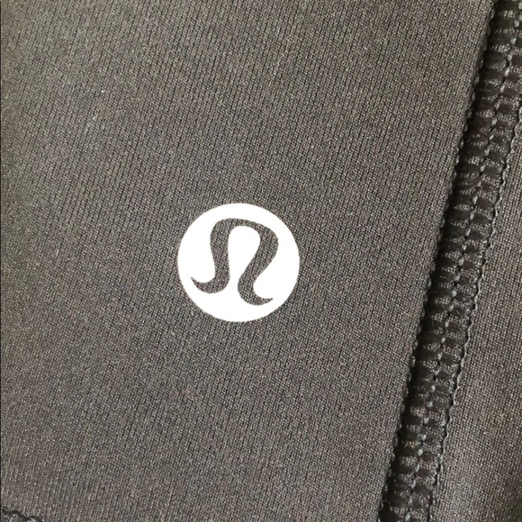 Lulu Lemon biker shorts - Picture 3 of 3